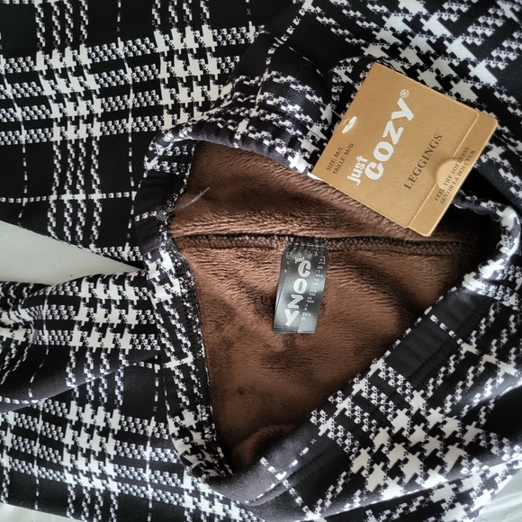 NEW Just Cozy Leggings With Fur Lining Black and White, Size M/L - Picture 5 of 5